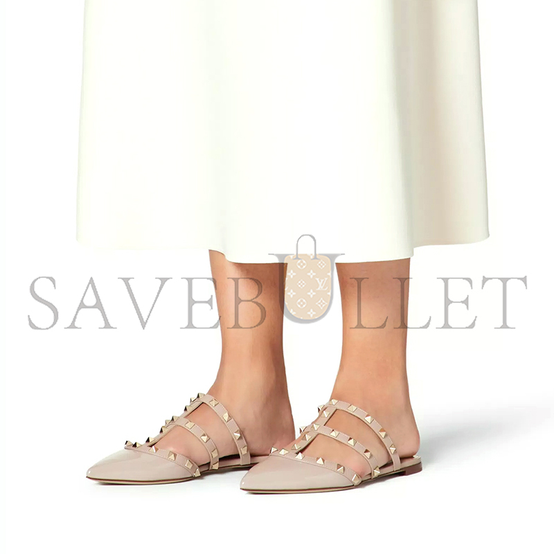 VALENTINO ROCKSTUD PATENT-LEATHER MULE 5W2S0H15VNW_P45 VALENTINO ROCKSTUD PATENT-LEATHER MULE 5W2S0H15VNW_P45